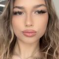 Laura, junge Frau von 20 Jahren Angebote Sie sucht...