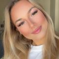 Laura, junge Frau von 20 Jahren Bild