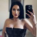 Amira, mit 80 E Busen. Bild