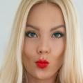 Blond Liya, reife Lady von 43 Jahren. Bild