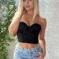 Vanesa, bildhübsche Frau von 25 Jahren. Angebote Sie sucht...